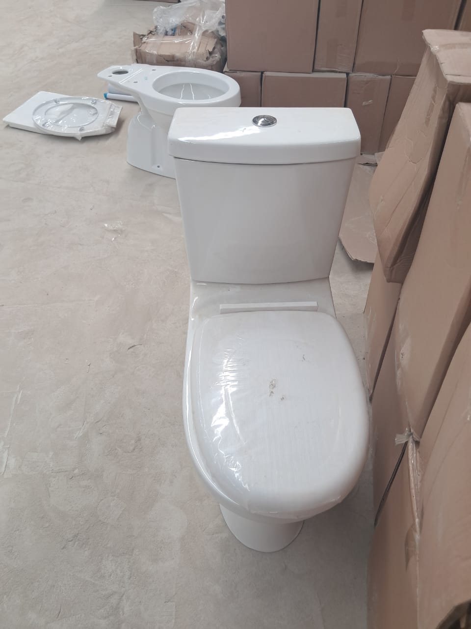 WC à réservoir séparé